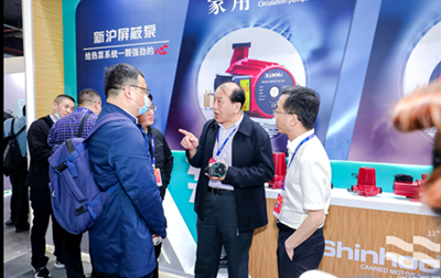 La force attire l'attention 丨 Les pompes à moteur en conserve Xinhu débarquent au salon des pompes à chaleur de Shanghai
    